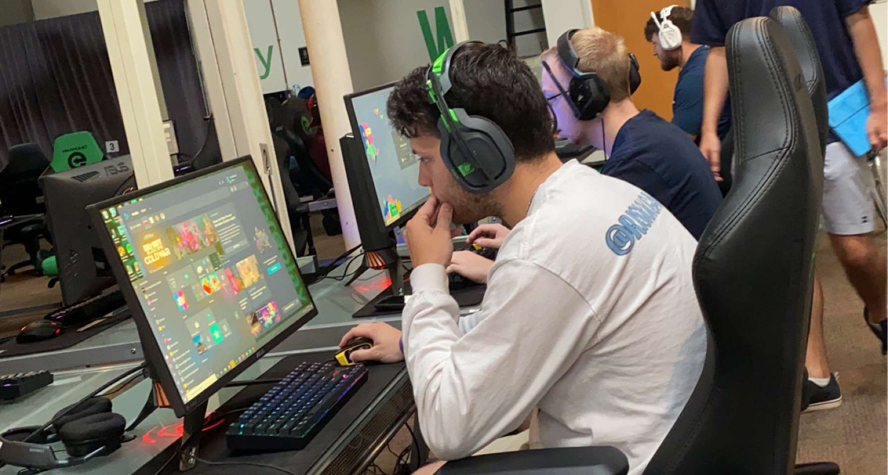 Students participating in AVEL esports